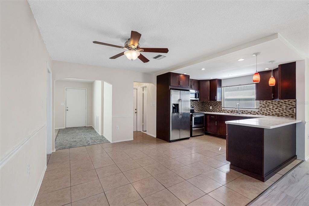 For Sale: $349,900 (3 beds, 2 baths, 1565 Square Feet)