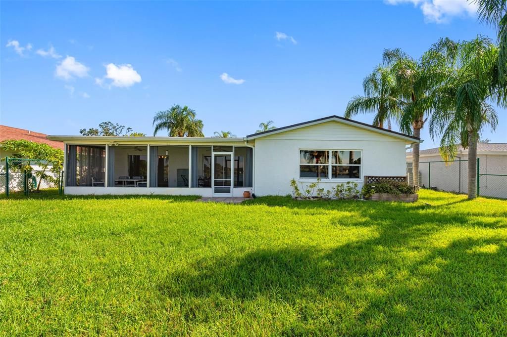 For Sale: $349,900 (3 beds, 2 baths, 1565 Square Feet)