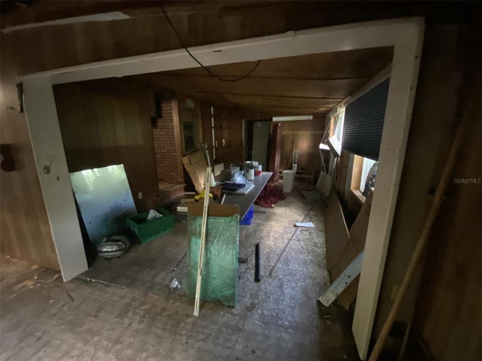 待售: $129,000 (1 贝兹, 1 浴室, 944 平方英尺)