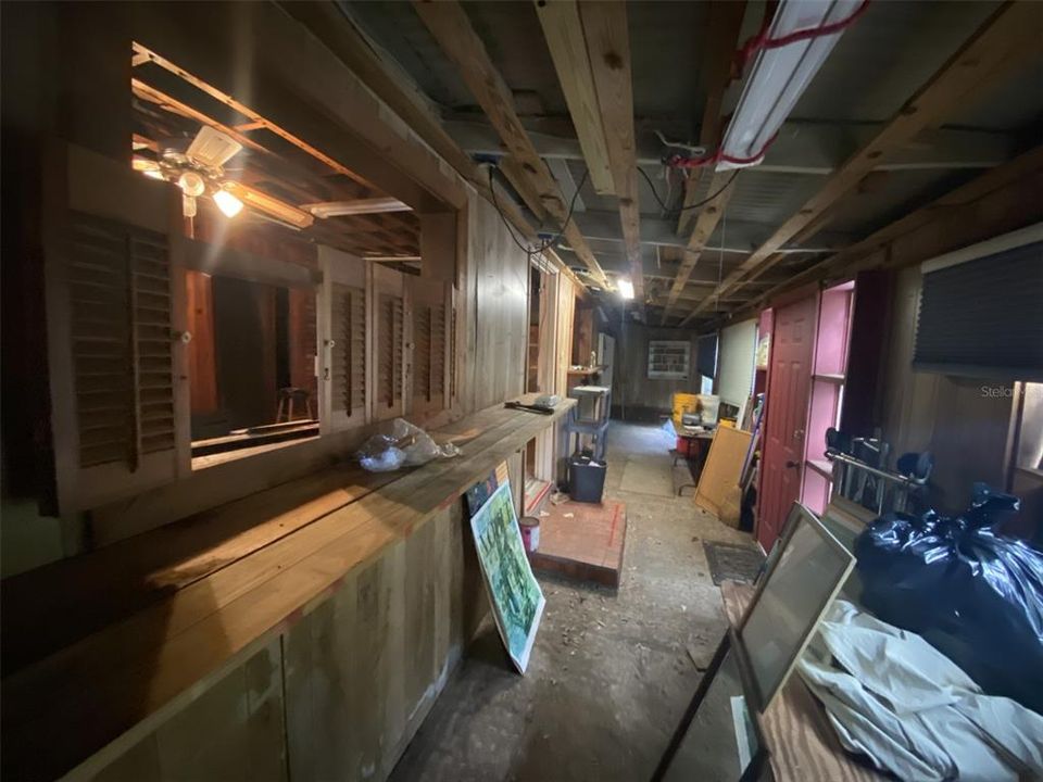 待售: $129,000 (1 贝兹, 1 浴室, 944 平方英尺)