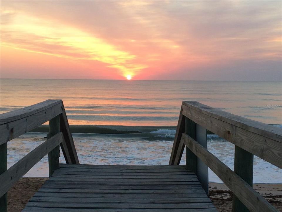 For Sale: $969,000 (3 beds, 3 baths, 3337 Square Feet)