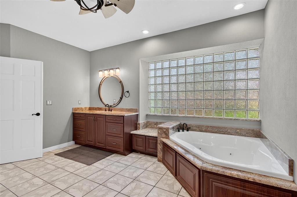 For Sale: $969,000 (3 beds, 3 baths, 3337 Square Feet)