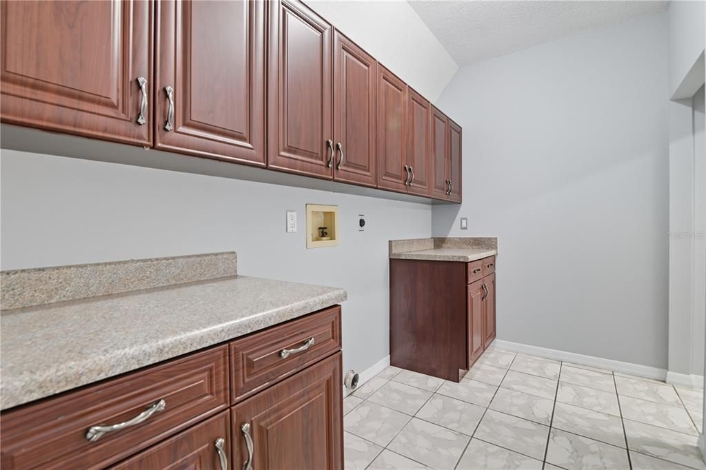 For Sale: $969,000 (3 beds, 3 baths, 3337 Square Feet)