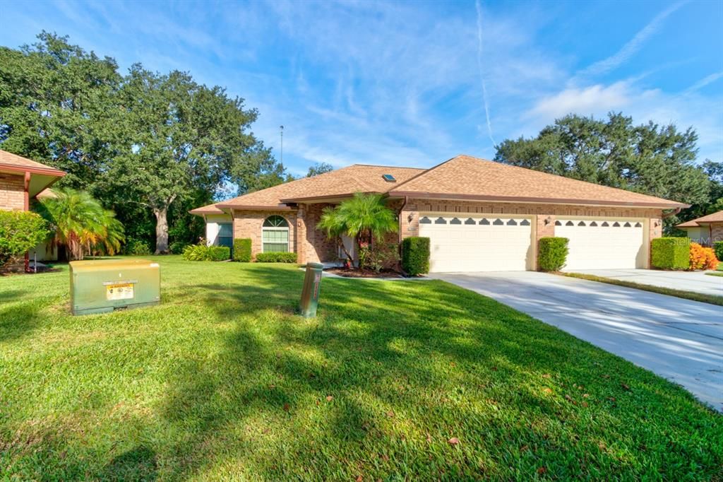 For Sale: $299,900 (3 beds, 2 baths, 2093 Square Feet)