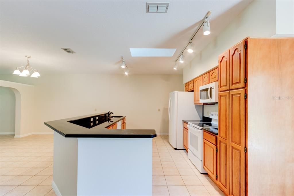For Sale: $299,900 (3 beds, 2 baths, 2093 Square Feet)