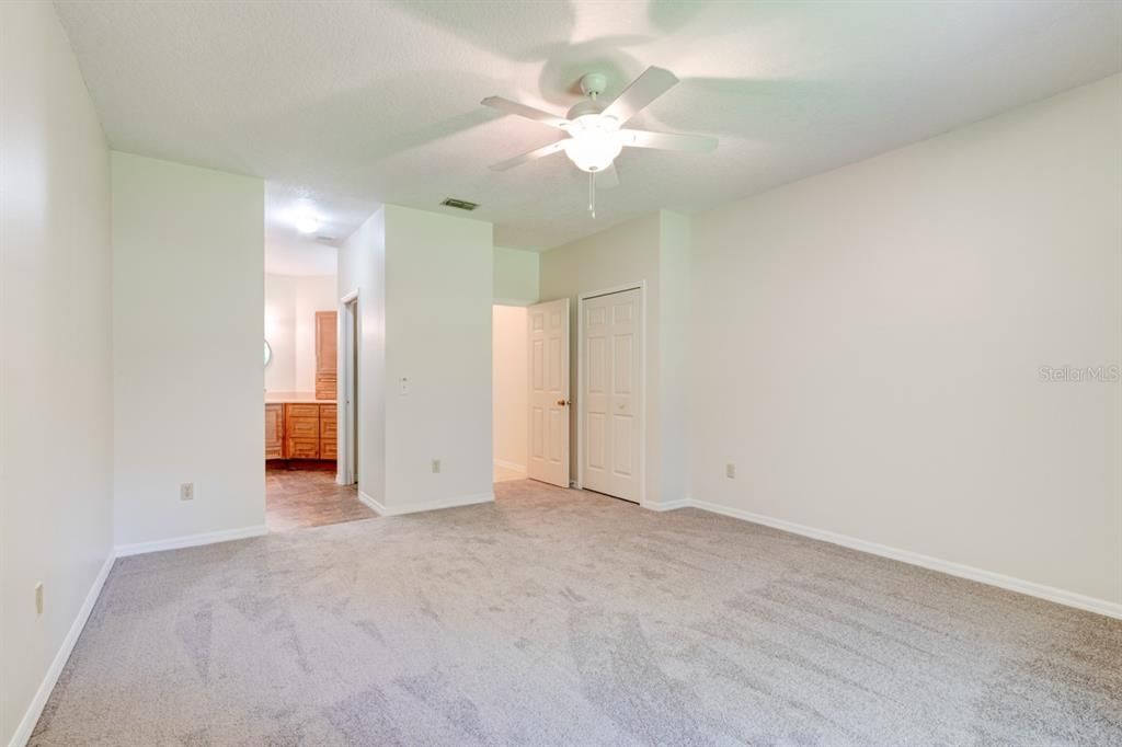 For Sale: $299,900 (3 beds, 2 baths, 2093 Square Feet)