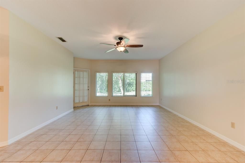 For Sale: $299,900 (3 beds, 2 baths, 2093 Square Feet)