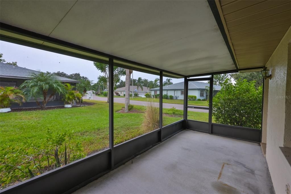 For Sale: $175,000 (2 beds, 2 baths, 1150 Square Feet)