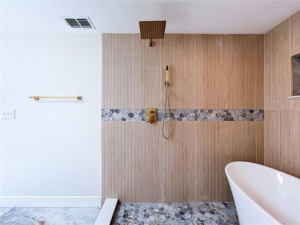 For Rent: $3,800 (4 beds, 3 baths, 2408 Square Feet)