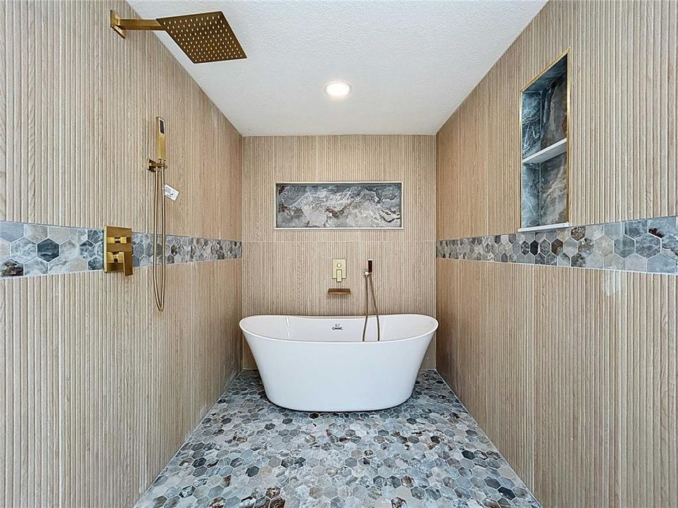 For Rent: $3,800 (4 beds, 3 baths, 2408 Square Feet)