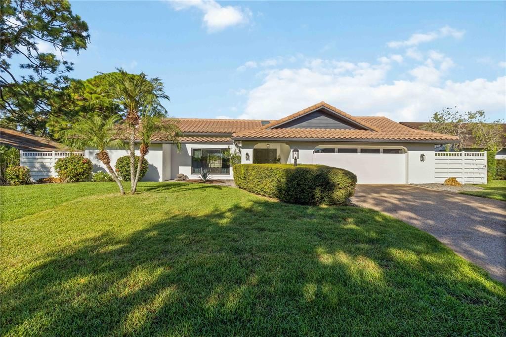 Недавно продано: $798,000 (3 спален, 2 ванн, 2326 Квадратных фут)