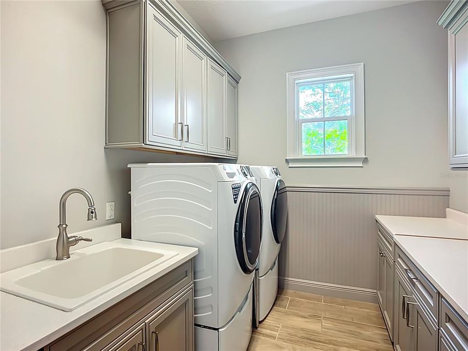 For Sale: $3,290,000 (5 beds, 6 baths, 5161 Square Feet)