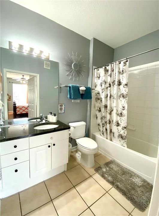 Под контрактом: $239,000 (3 спален, 2 ванн, 1402 Квадратных фут)