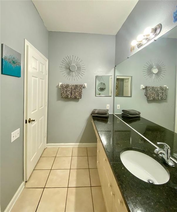 Под контрактом: $239,000 (3 спален, 2 ванн, 1402 Квадратных фут)