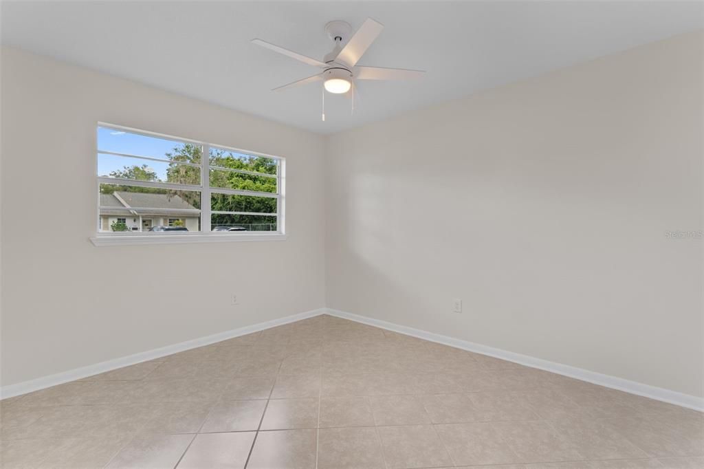 For Sale: $179,500 (2 beds, 2 baths, 979 Square Feet)