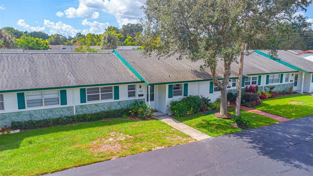 For Sale: $179,500 (2 beds, 2 baths, 979 Square Feet)