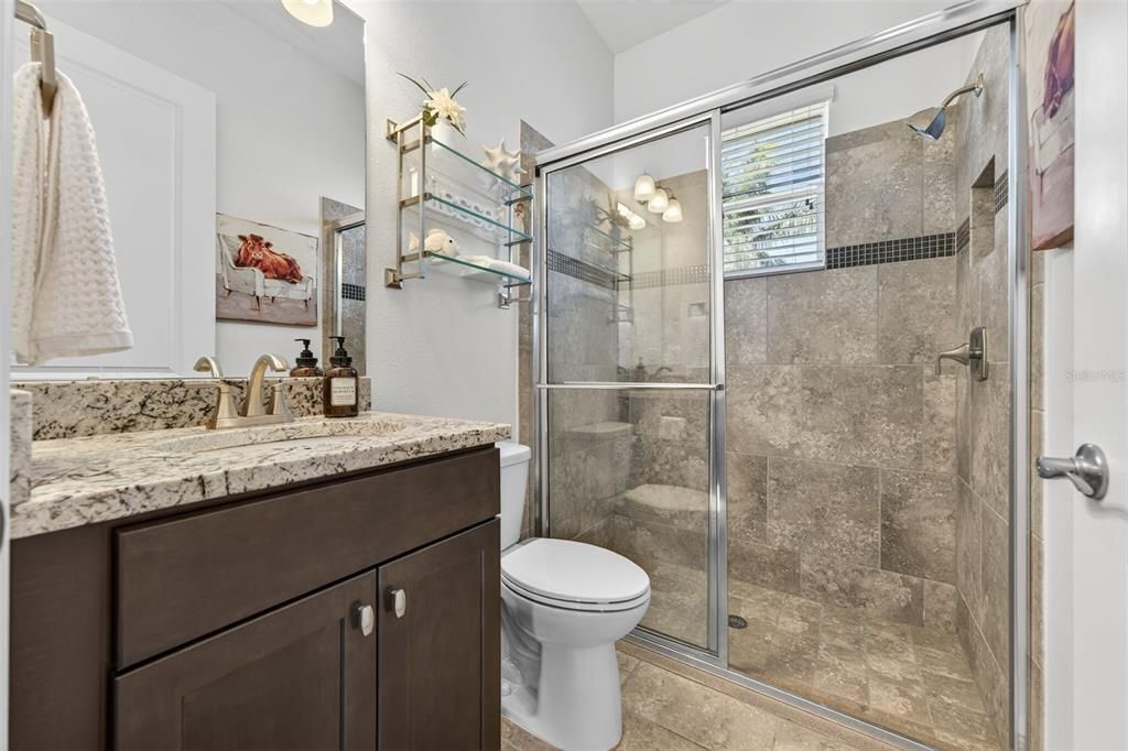 合同活跃: $944,900 (4 贝兹, 4 浴室, 3135 平方英尺)