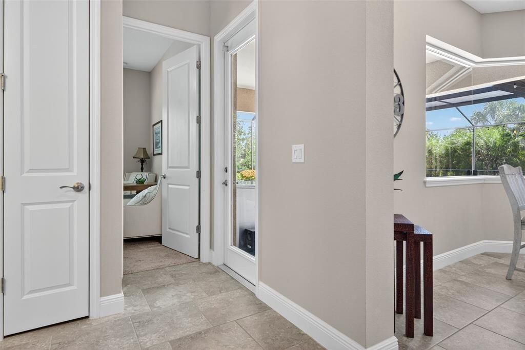 合同活跃: $944,900 (4 贝兹, 4 浴室, 3135 平方英尺)