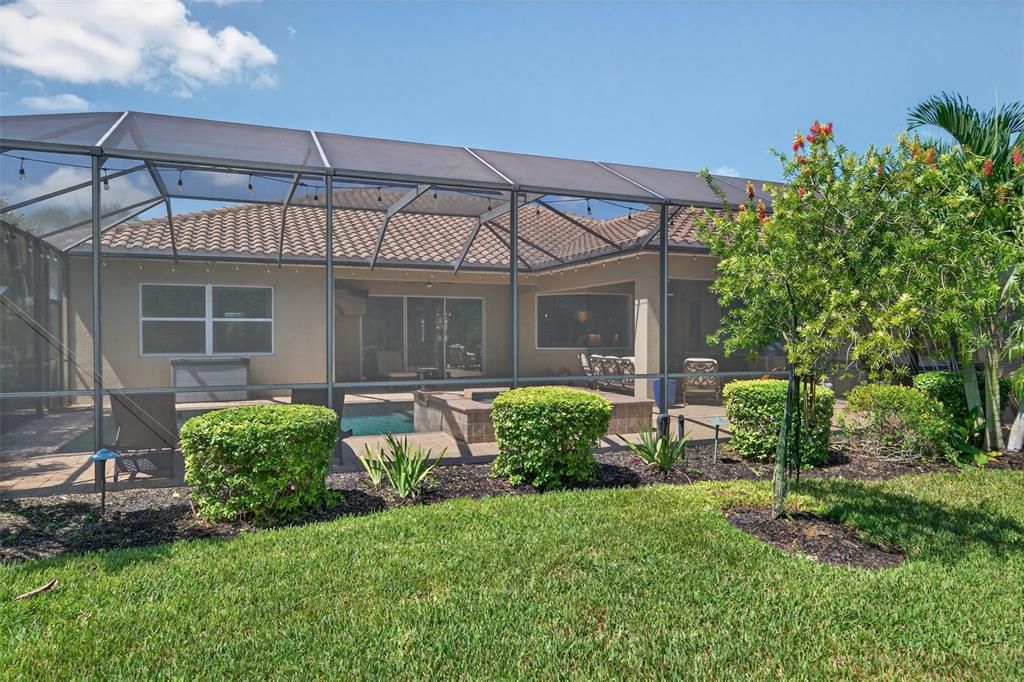 合同活跃: $944,900 (4 贝兹, 4 浴室, 3135 平方英尺)