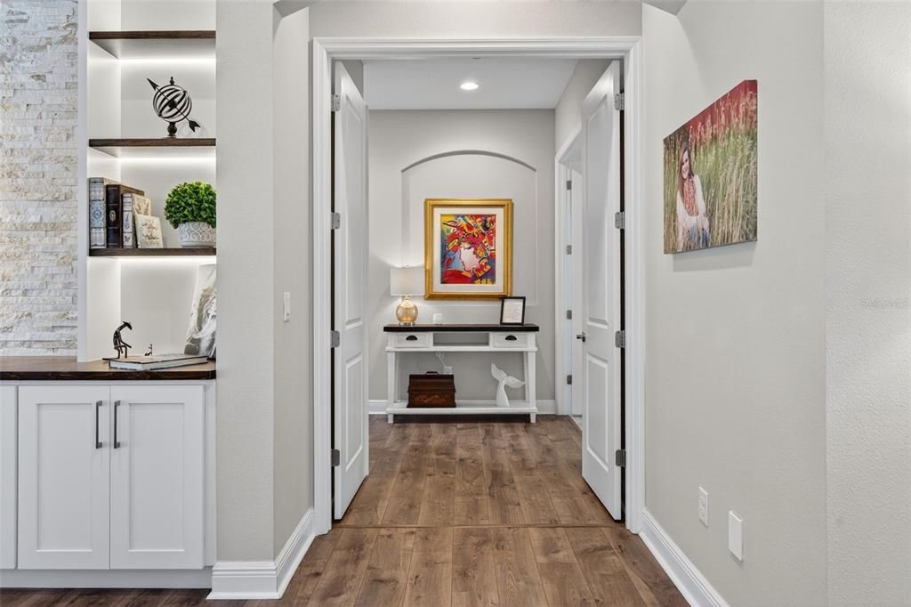 合同活跃: $944,900 (4 贝兹, 4 浴室, 3135 平方英尺)