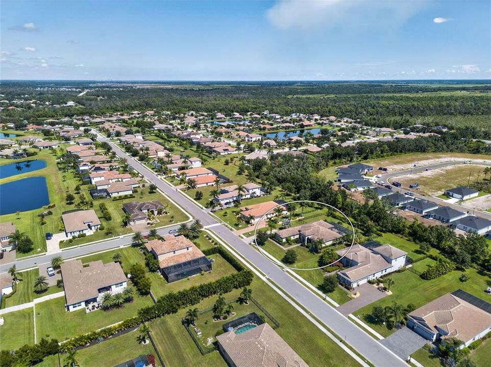 合同活跃: $944,900 (4 贝兹, 4 浴室, 3135 平方英尺)