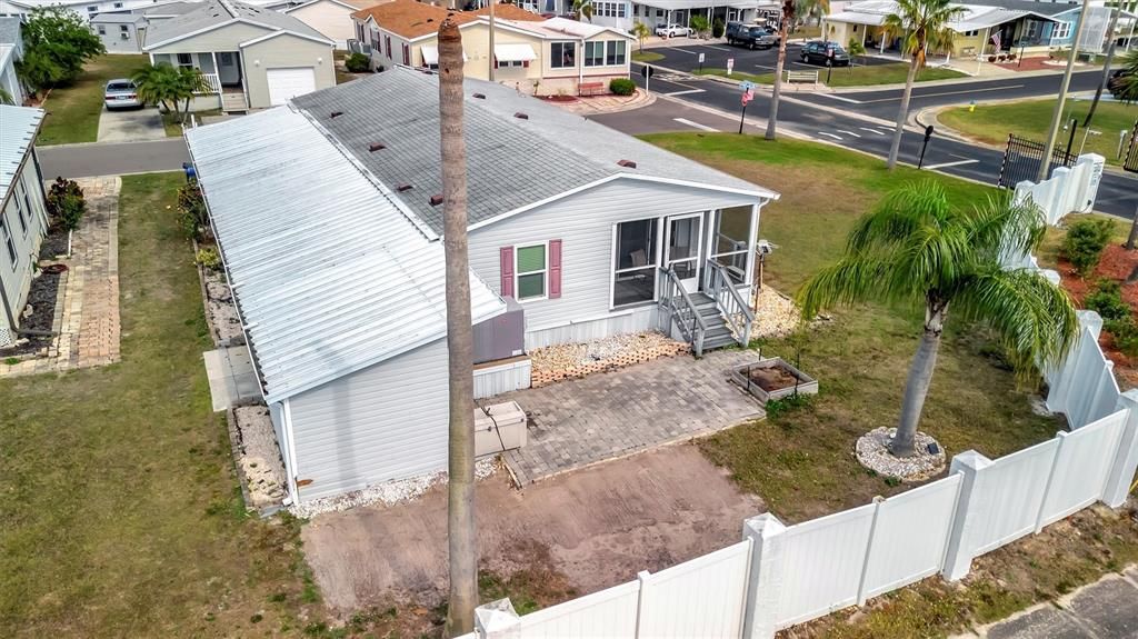 Active With Contract: $199,900 (3 beds, 2 baths, 1421 Square Feet)