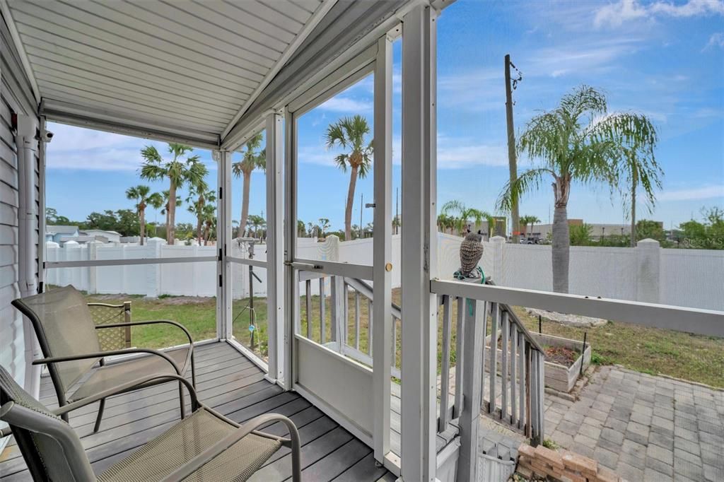 Active With Contract: $199,900 (3 beds, 2 baths, 1421 Square Feet)