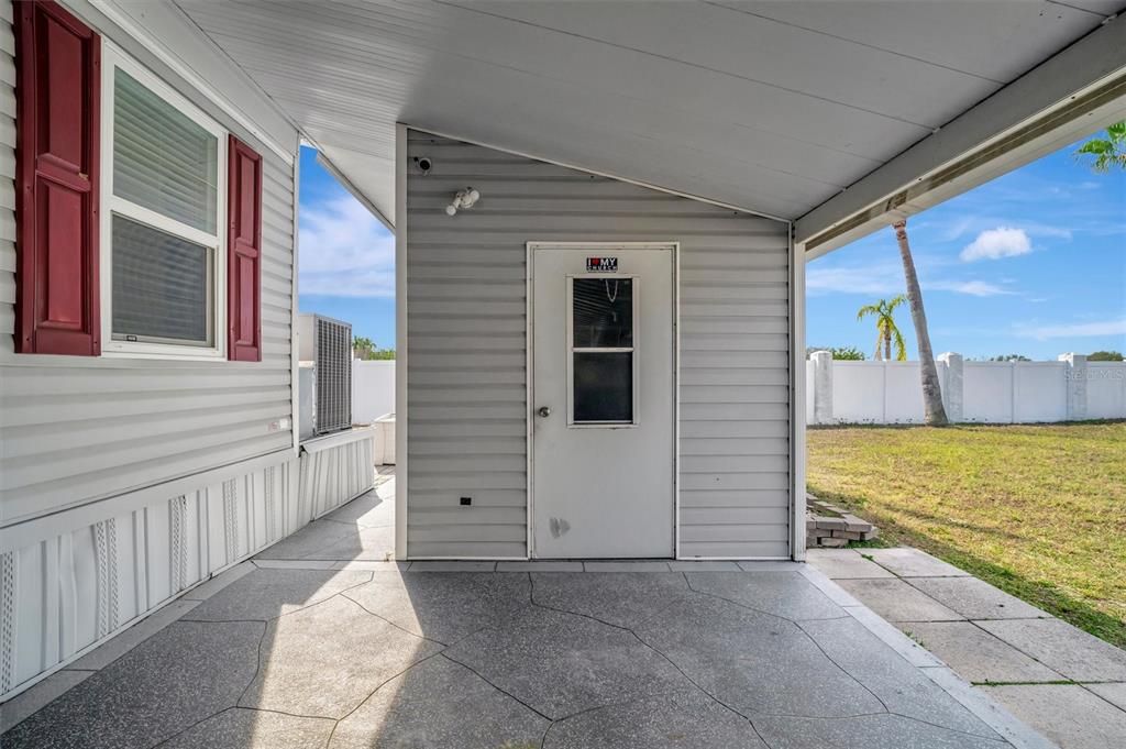 Active With Contract: $199,900 (3 beds, 2 baths, 1421 Square Feet)