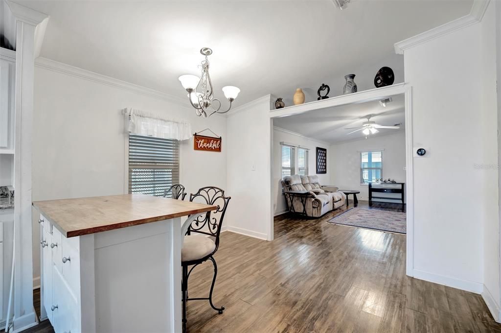 Active With Contract: $199,900 (3 beds, 2 baths, 1421 Square Feet)