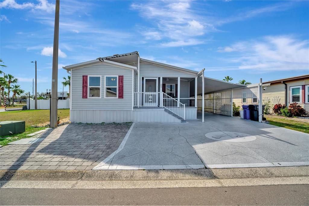 Active With Contract: $199,900 (3 beds, 2 baths, 1421 Square Feet)