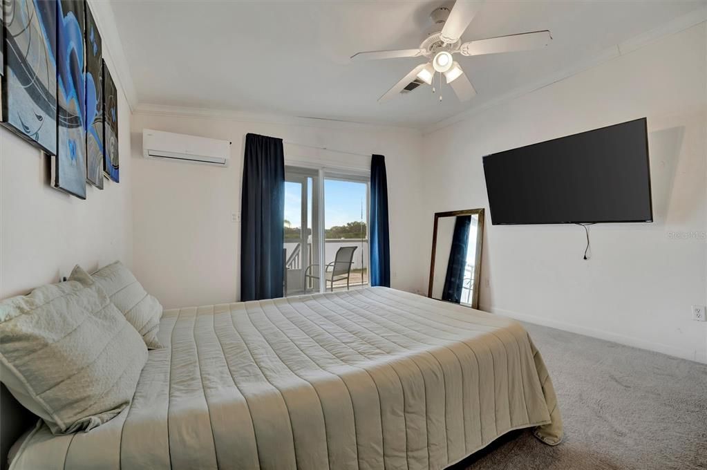 Active With Contract: $199,900 (3 beds, 2 baths, 1421 Square Feet)