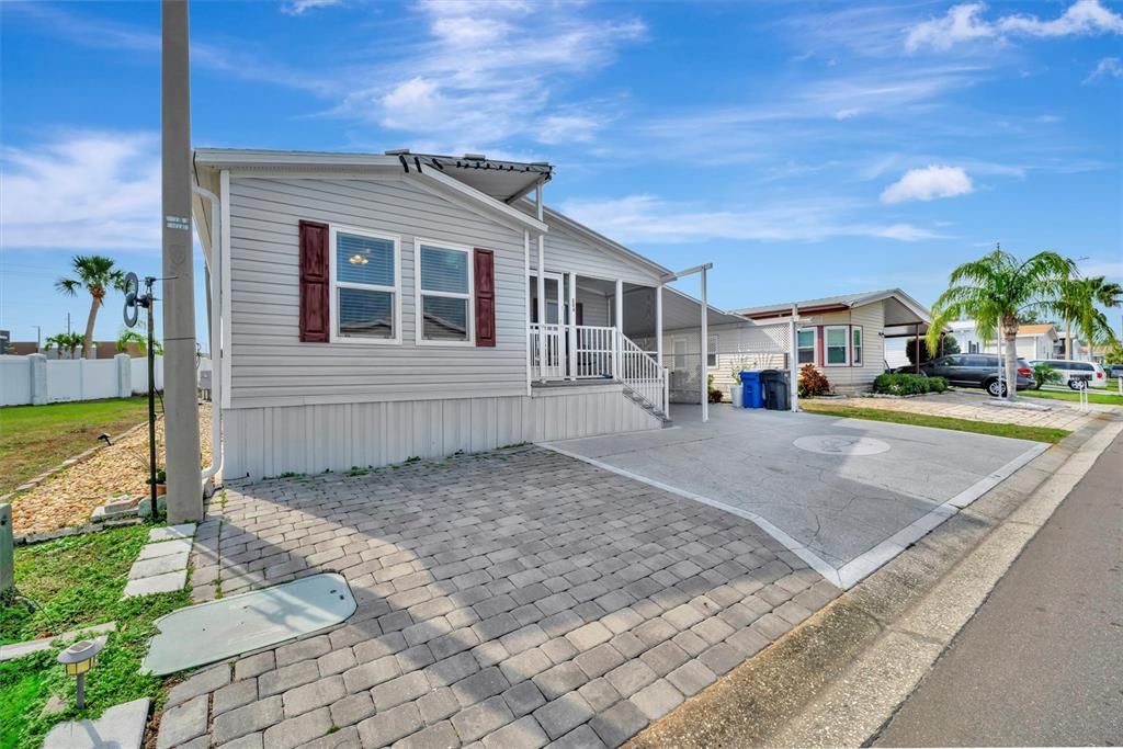 Active With Contract: $199,900 (3 beds, 2 baths, 1421 Square Feet)