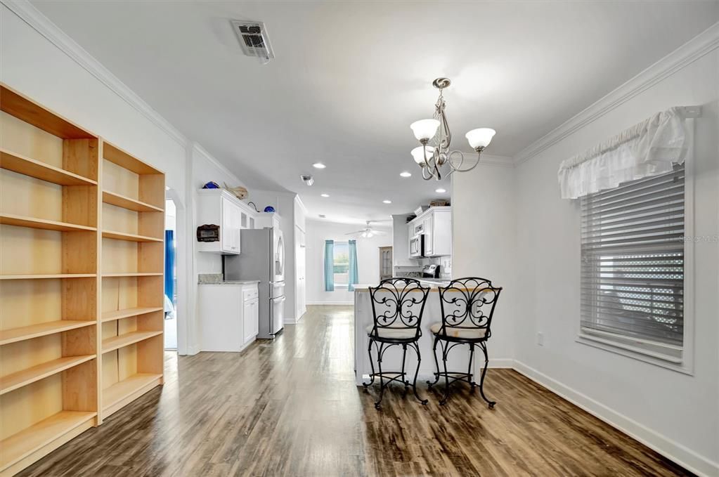 Active With Contract: $199,900 (3 beds, 2 baths, 1421 Square Feet)