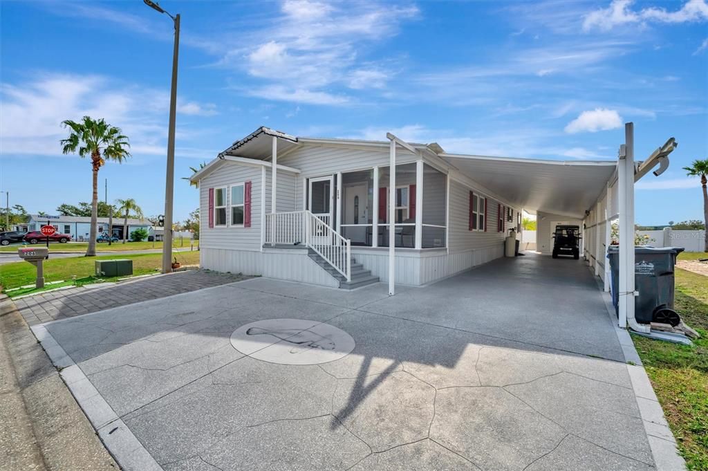 Active With Contract: $199,900 (3 beds, 2 baths, 1421 Square Feet)