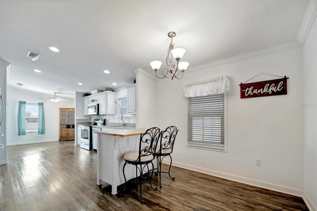 Active With Contract: $199,900 (3 beds, 2 baths, 1421 Square Feet)
