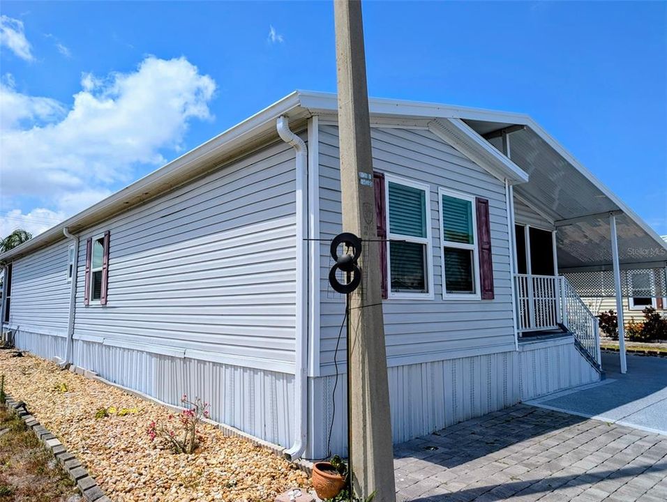 Active With Contract: $199,900 (3 beds, 2 baths, 1421 Square Feet)