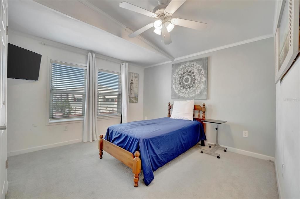 Active With Contract: $199,900 (3 beds, 2 baths, 1421 Square Feet)