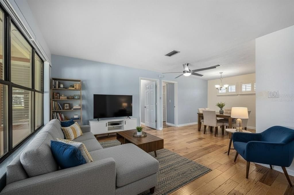 待售: $274,900 (2 贝兹, 2 浴室, 1392 平方英尺)