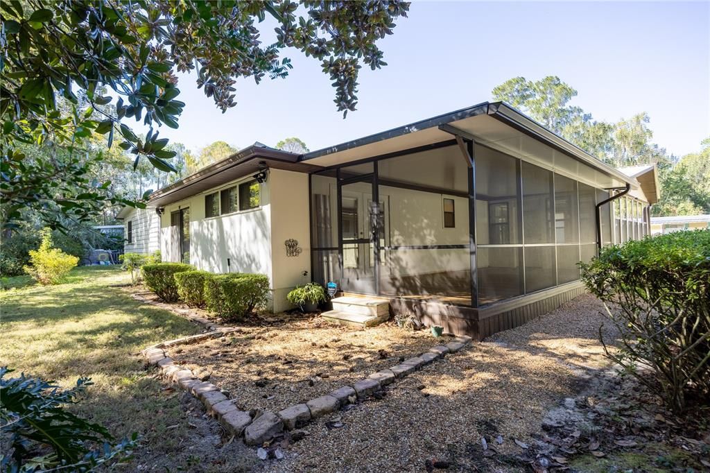 待售: $274,900 (2 贝兹, 2 浴室, 1392 平方英尺)