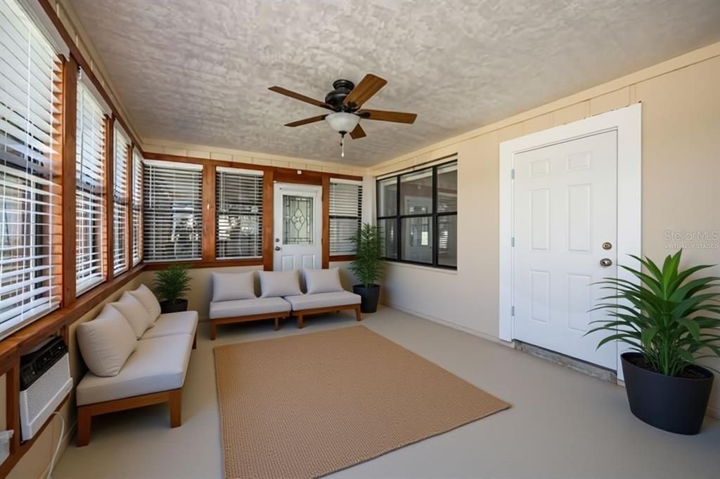 待售: $274,900 (2 贝兹, 2 浴室, 1392 平方英尺)