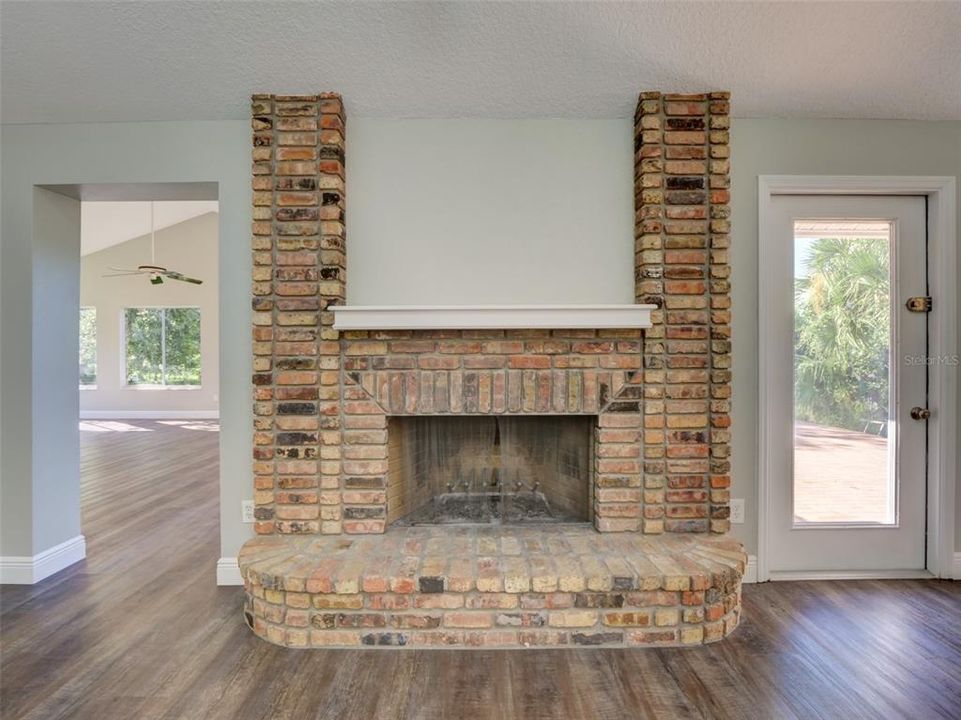 For Sale: $769,000 (3 beds, 2 baths, 2207 Square Feet)