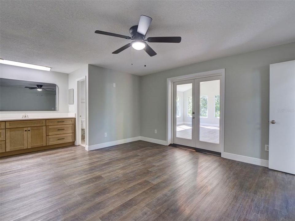 For Sale: $769,000 (3 beds, 2 baths, 2207 Square Feet)