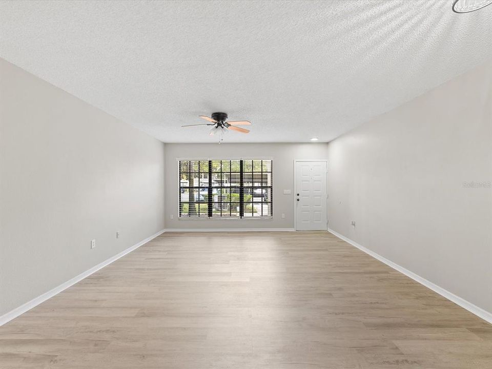 Activo con contrato: $174,500 (2 camas, 2 baños, 1155 Pies cuadrados)