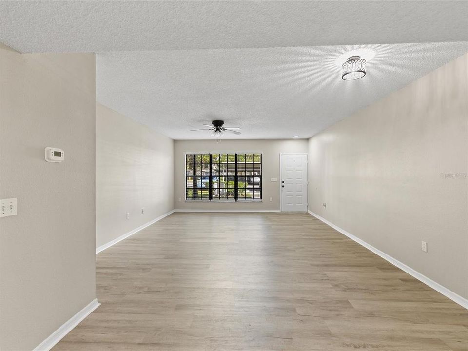 Activo con contrato: $174,500 (2 camas, 2 baños, 1155 Pies cuadrados)