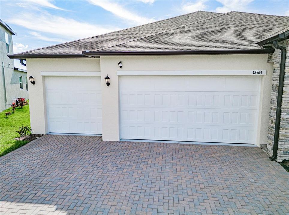 For Sale: $550,000 (4 beds, 3 baths, 2632 Square Feet)