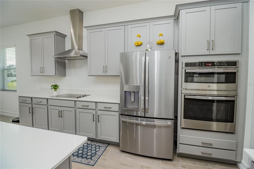 For Sale: $550,000 (4 beds, 3 baths, 2632 Square Feet)