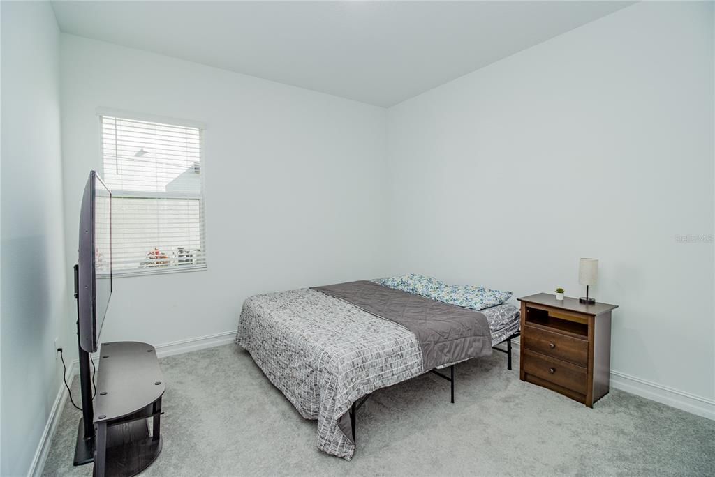 For Sale: $550,000 (4 beds, 3 baths, 2632 Square Feet)