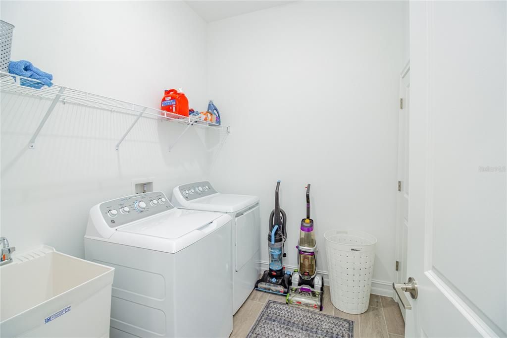 For Sale: $550,000 (4 beds, 3 baths, 2632 Square Feet)