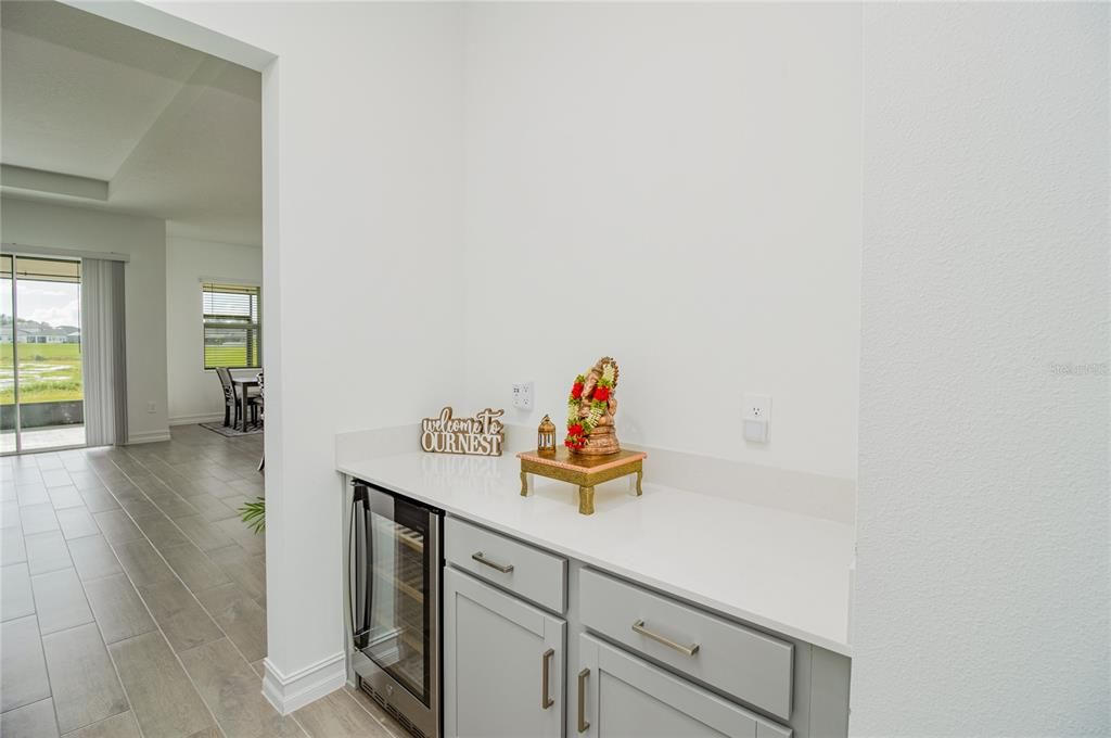 For Sale: $550,000 (4 beds, 3 baths, 2632 Square Feet)