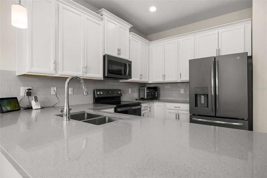 For Sale: $374,900 (3 beds, 2 baths, 1797 Square Feet)